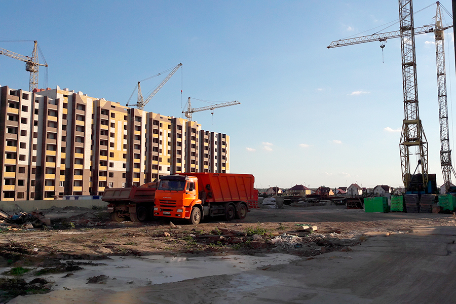 Стройплощадка будущей поликлиники в микрорайоне Уютный