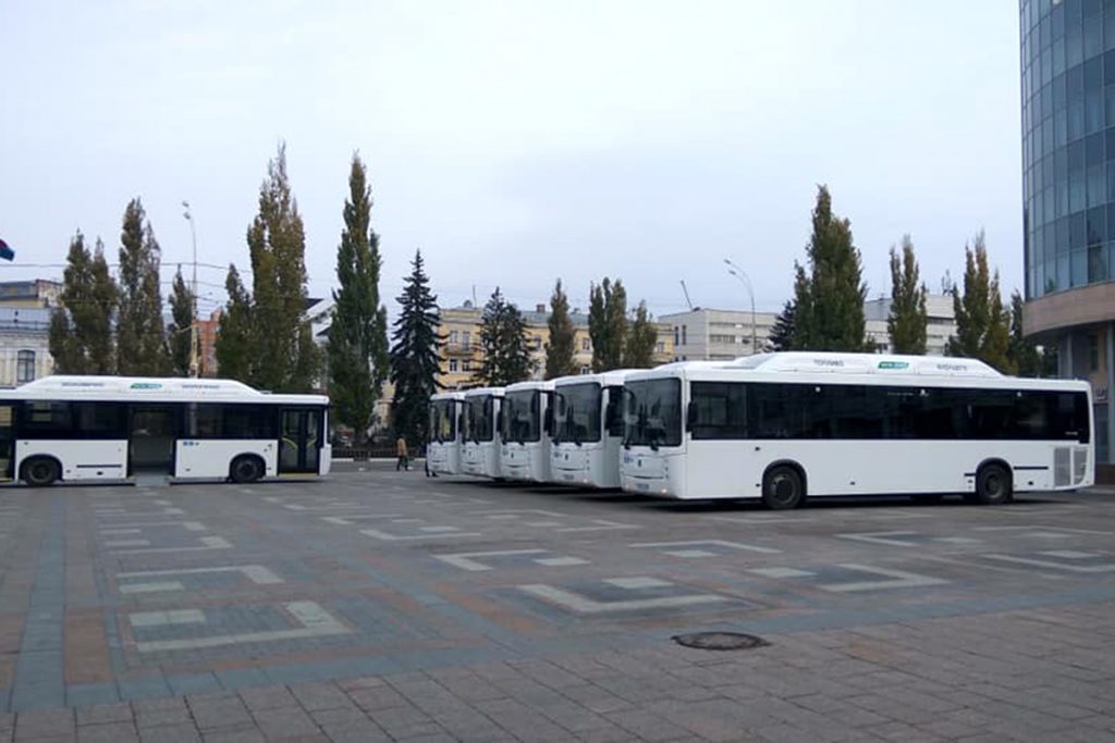 Новые автобусы. Фото Игоря Чеханова
