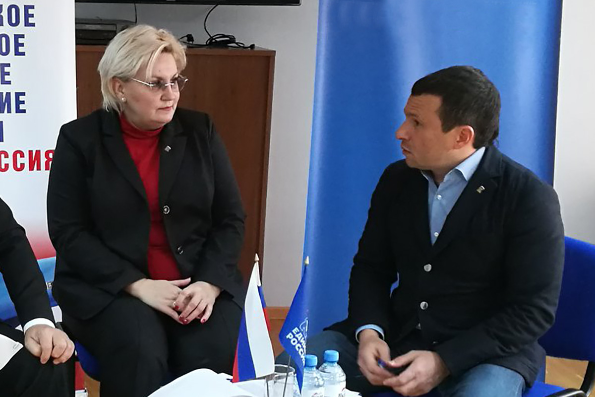 Первый замруководителя гордумы Марина Подгорнова и председатель гордумы Виктор Путинцев