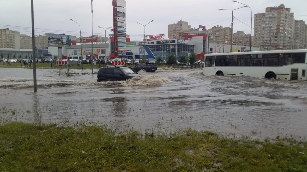 Ситуация на севере Тамбова после дождя - фото Александра Попова
