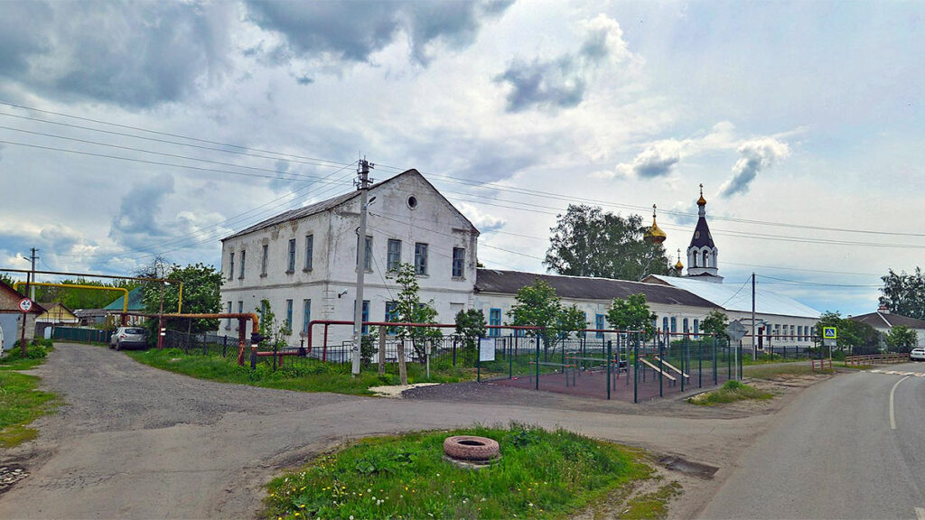 Цнинская средняя школа № 2 в селе Бокино
