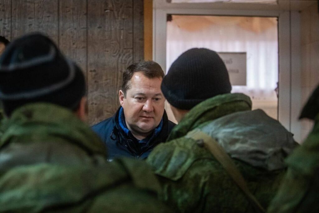 Максим Егоров на встрече с мобилизованными в Смоленской области