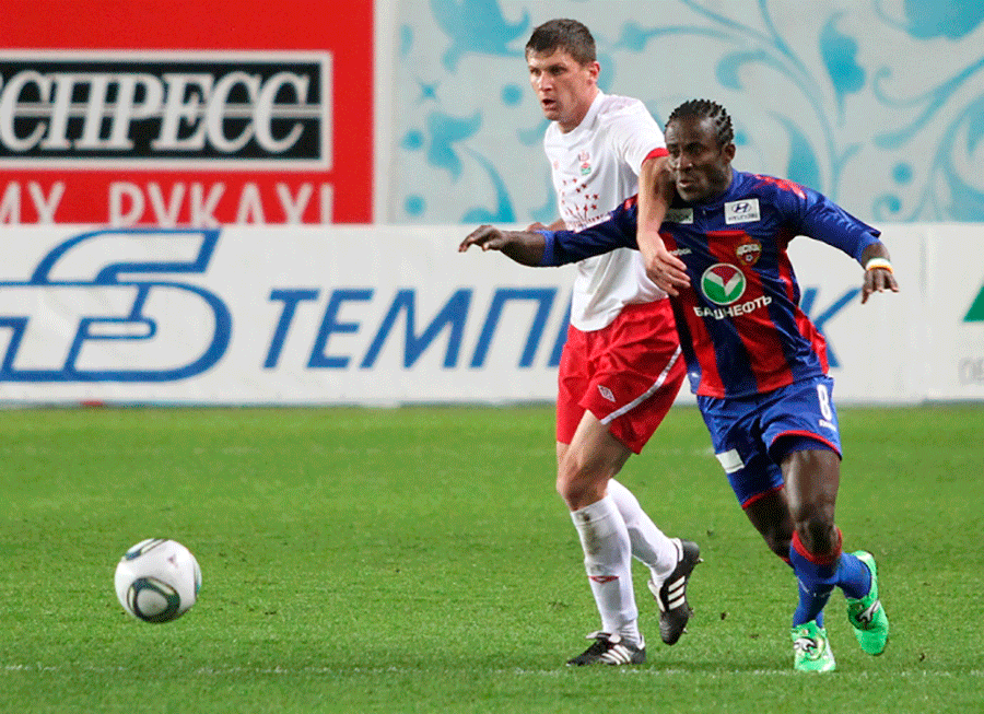 Евгений Овсиенко знает и умеет играть против лучших нападающих. Надеемся, что в "Тамбове" оборона нашего клуба будет непроходима.