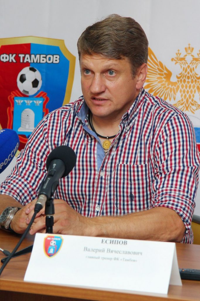 Валерий Есипов: "После игры в раздевалке похвалил своих ребят"