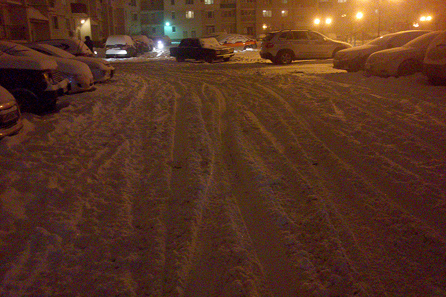 Дворы Московского после снегопада