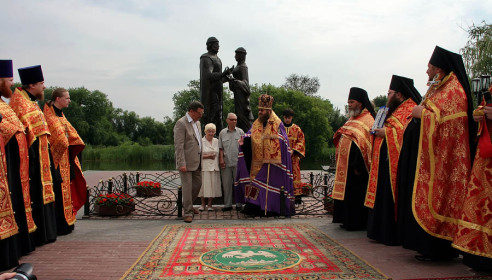 На Набережной Тамбова открыли памятник Петру и Февронии. Фото М.Карасева