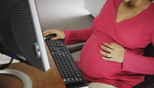 Уволенные во время беременности получат пособие в 40% от зарплаты