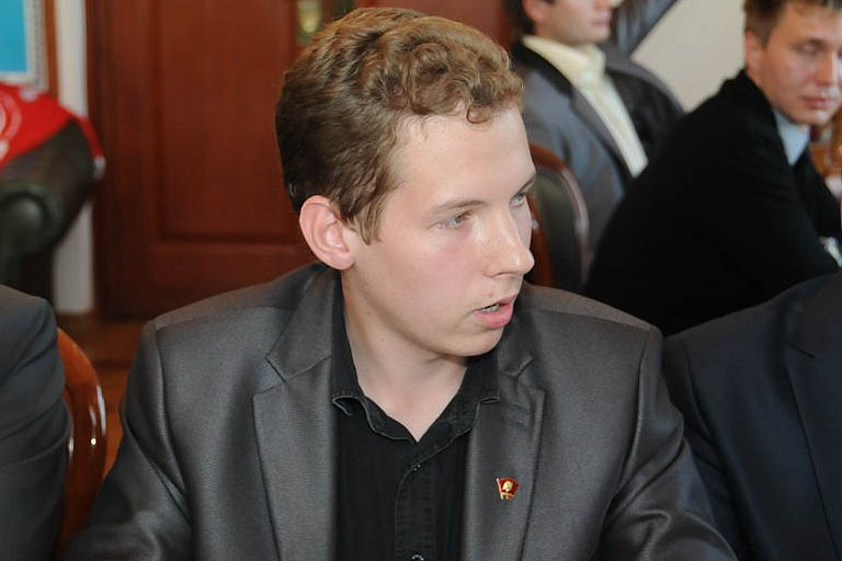 Депутат Артем Александров