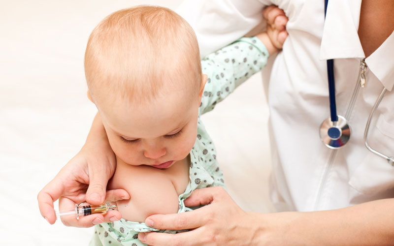 Прививка ребенку.Фото Legion-Media.ru