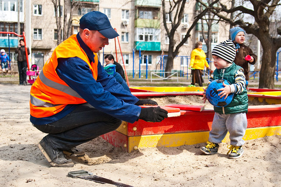 Детские площадки этой весной отремонтируют в 84 дворах Тамбова: список  адресов — Новый Тамбов