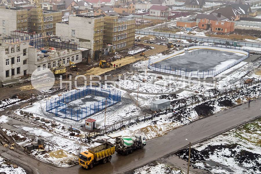 Спортивные площадки на территории будущей школы Сколково в Тамбове