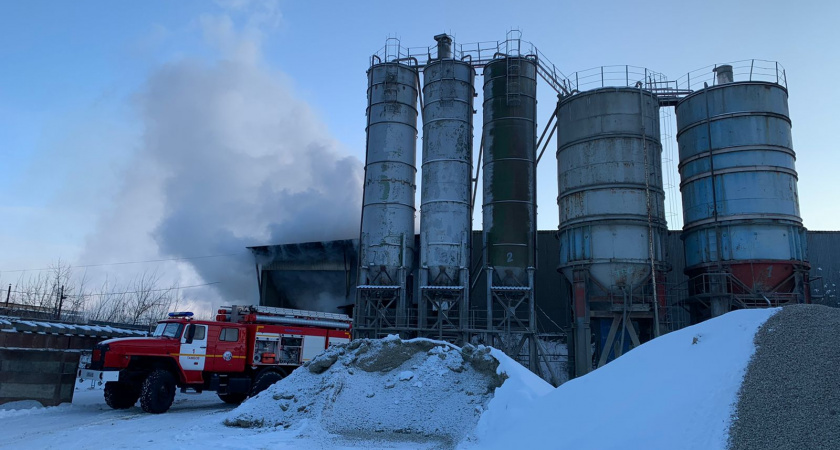 Мужчина получил ожоги на пожаре склада с плиткой на западе Тамбова