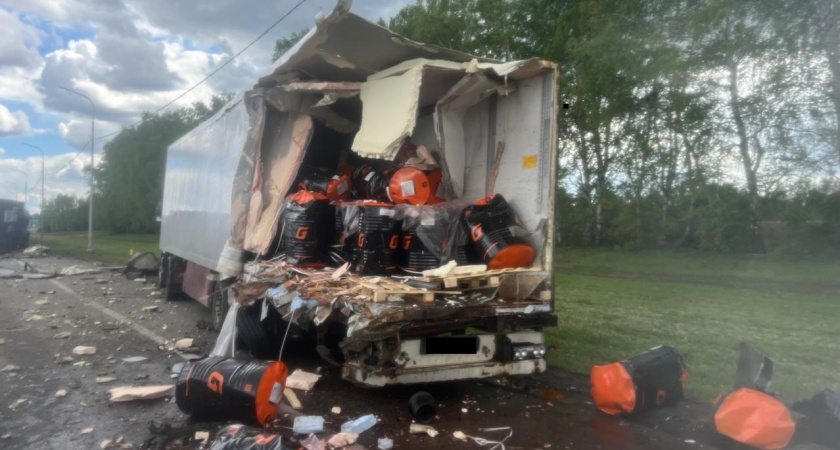 На трассе Р-22 под Мичуринском столкнулись два грузовика — один из водителей в больнице