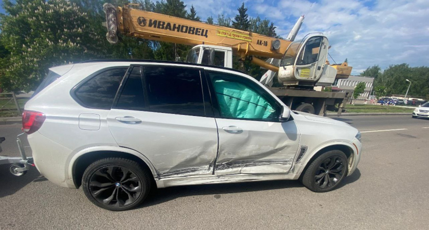 В Тамбове при столкновении Opel и BMW пострадал ребёнок