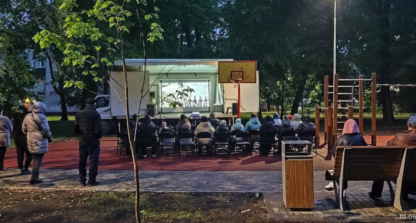 Тамбов зовёт под звёзды: в выходные горожанам покажут культовое советское кино под открытым небом