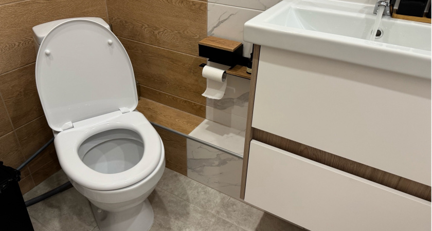 Зачем нужно солить воду в унитазе. Запомните на всю жизнь