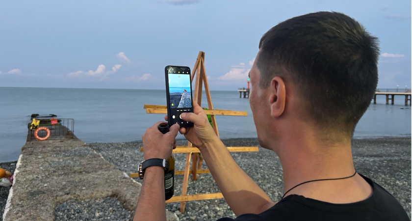 «Купаться невозможно, все сидят на берегу»: Черное море преподнесло страшный сюрприз отдыхающим