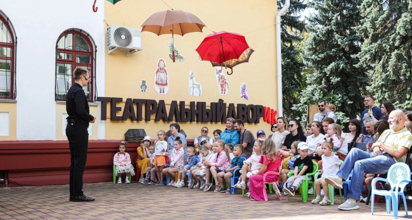 Тамбов встречает лето с куклами и сказками — в Театре кукол открывают Театральный дворик