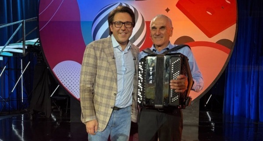 Гармонист из Тамбовской области пообщался с Андреем Малаховым 