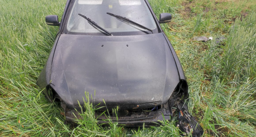 В Тамбовском округе опрокинулась Lada Priora: пострадал молодой водитель