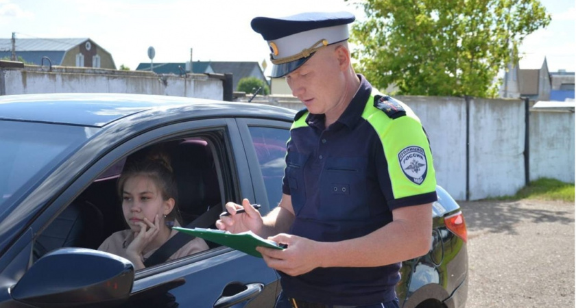 Какие 3 документа ГАИ не имеет права требовать у водителей и как законно возразить инспектору: ответ юриста