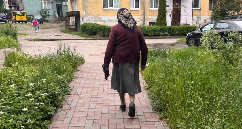 Бабушка научила всегда так делать дома: перестала болеть и с мужем идиллия - очищаю квартиру от плохой энергетики