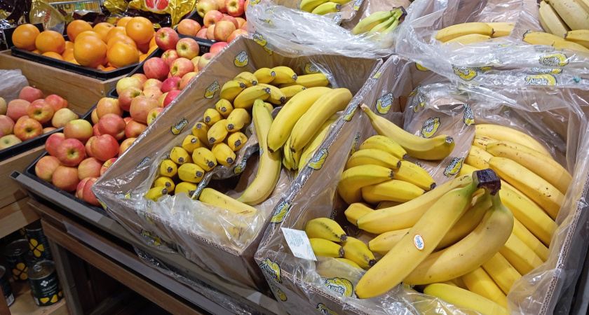 Продавцы "Магнита" и "Пятерочки" дерутся за эти пакетики из коробок с бананами: вот зачем они нужны