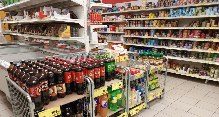 "Магниты" и "Пятерочки" скоро будут пустовать: россияне ринулись за покупками в супермаркет, где цены - как из 2010