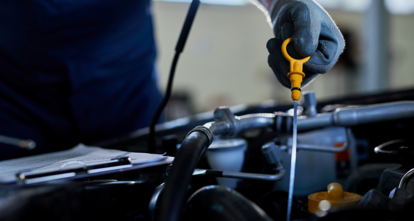В честном автосервисе рассказали, почему нужно менять моторное масло, даже если оно светлое 