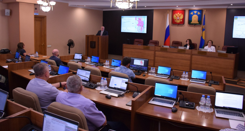 Глава Тамбова отчитался перед депутатами: инвестиции, рост зарплат и лидерство по нацпроектам