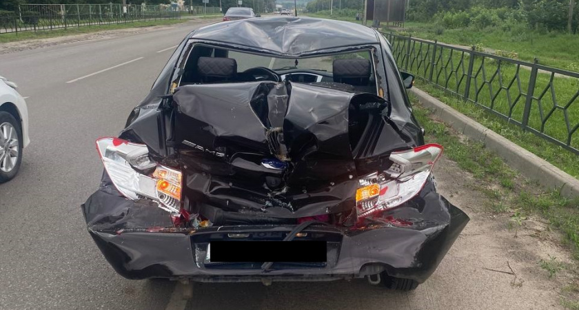 В Уварово грузовик протаранил легковушку — пострадал ребёнок