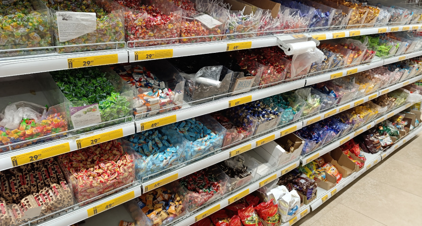 Почему продавцы "Пятерочек" и "Магнитов" никогда не покупают конфеты на развес и друзьям не советуют