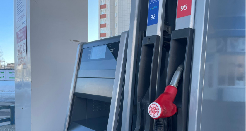 Почему 92-й бензин лучше АИ-95? Сотрудник НПЗ объяснил, что дело не только в цене