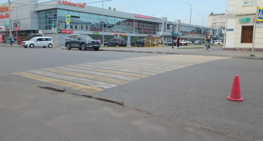 В Тамбове ищут водителя “Ауди”, сбившего женщину на пешеходном переходе и скрывшегося с места ДТП