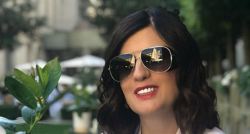 Как выглядит Диана Гурцкая без знаменитых очков знают единицы: редкое фото певицы