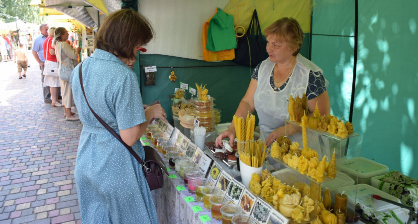 В Тамбове открылась ярмарка мёда «Тамбовские соты»: десятки пасек и сотни вкусов