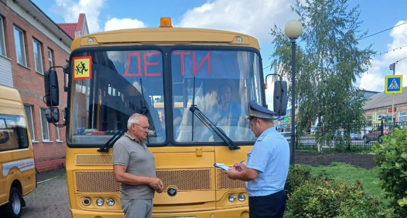 В Мордовском районе проверяют готовность школьных автобусов к новому учебному году