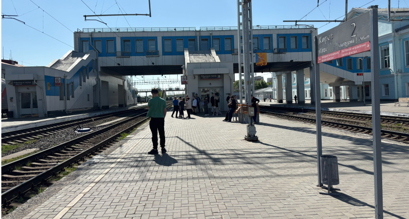 Больше не надо караулить билеты на поезд: в РЖД нашли способ, как пассажиру купить билет без личного участия — без паники и будильников