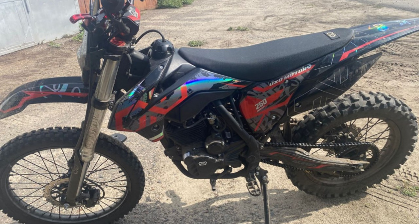 В Моршанском округе 15-летняя девушка на мотоцикле врезалась в гараж