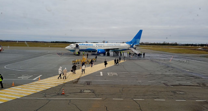 Шокирующие секреты стюардесс, которые скрывают авиакомпании: так вот почему никогда не стоит пить чай на борту