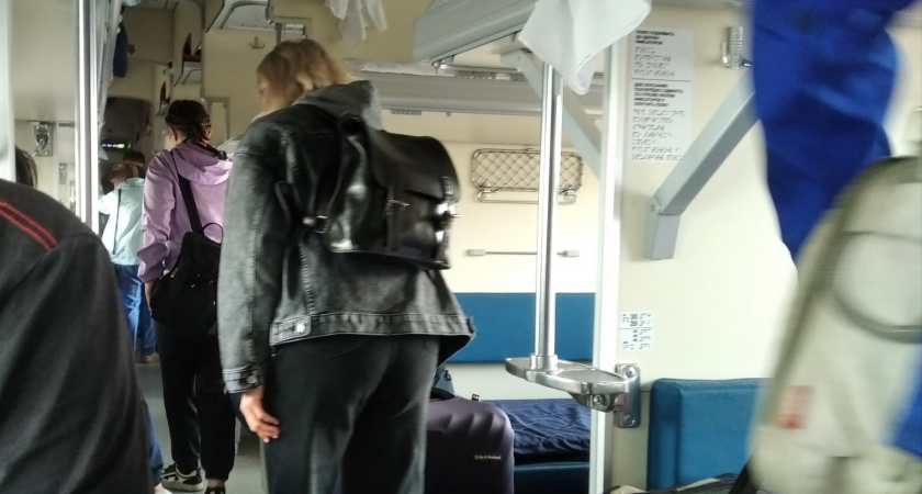 Производитель вагонов рассказал, зачем из поездов убрали рундуки для багажа — причина оказалось весьма веской