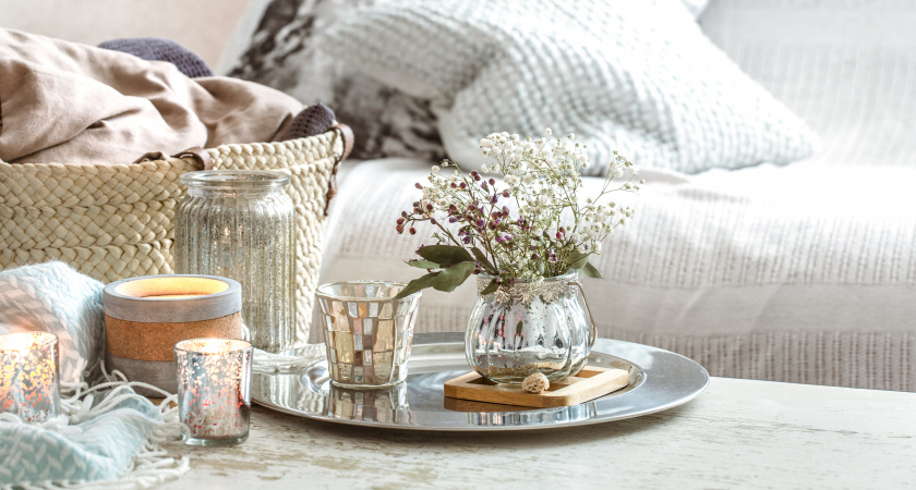 Каких людей нельзя приглашать в свой дом, даже если это близкие родственники: дельный совет Мураками