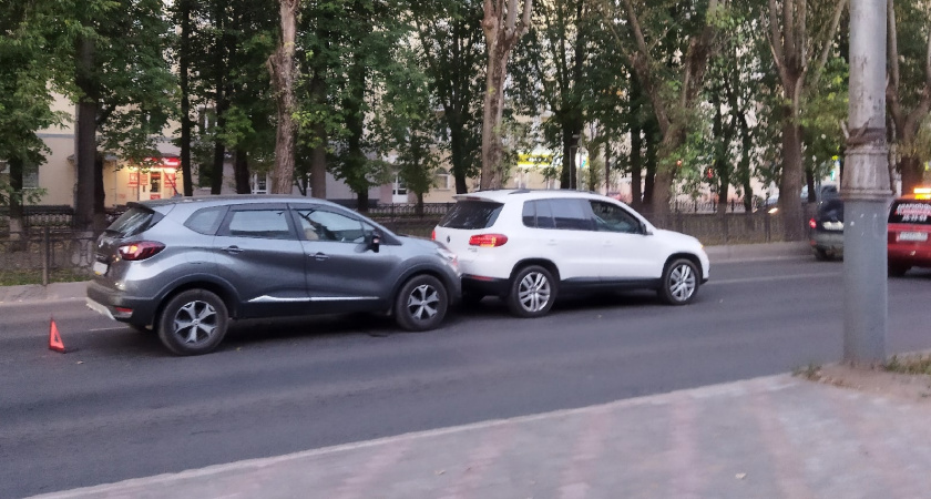 После одной этой фразы автоподставщики исчезают — способ, который заставит мошенников мгновенно покинуть место ДТП