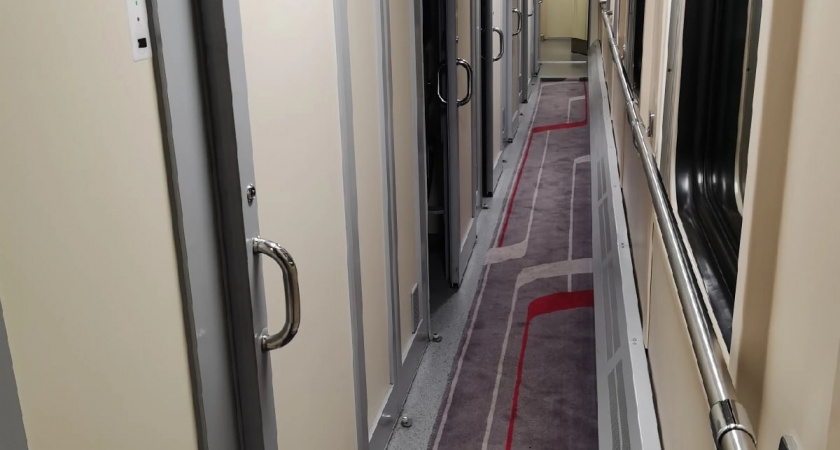 Россиянин выкупил все купе, а проводник подселил к нему другого пассажира: кто оказался прав в ситуации