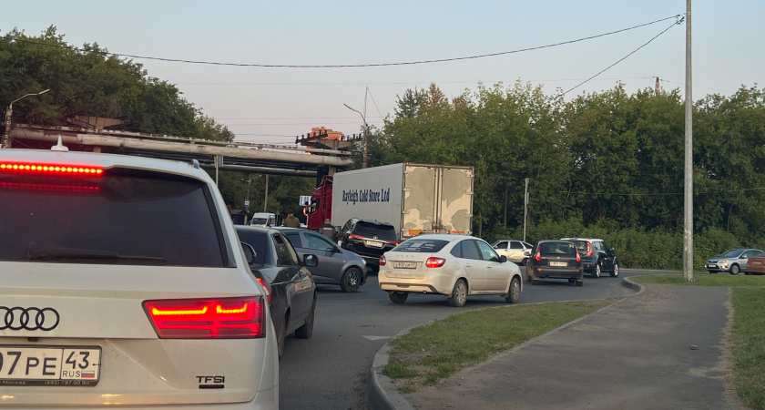 Верховный суд постановил: сигнал поворота — больше не защита на дороге. Новая трактовка ПДД вызвала всплеск аварий в 2025