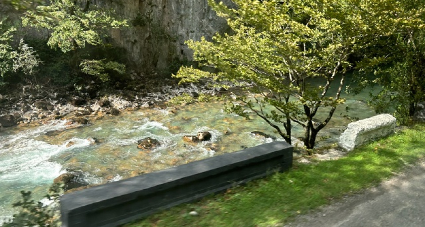 Самая опасная экскурсия в Абхазии. Почему туристов об этом никто не предупреждает?