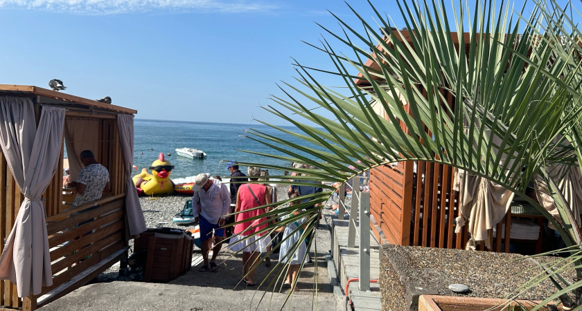 "С важным человеком познакомлю!": какие новые способы обмана туристов придумали в Абхазии 