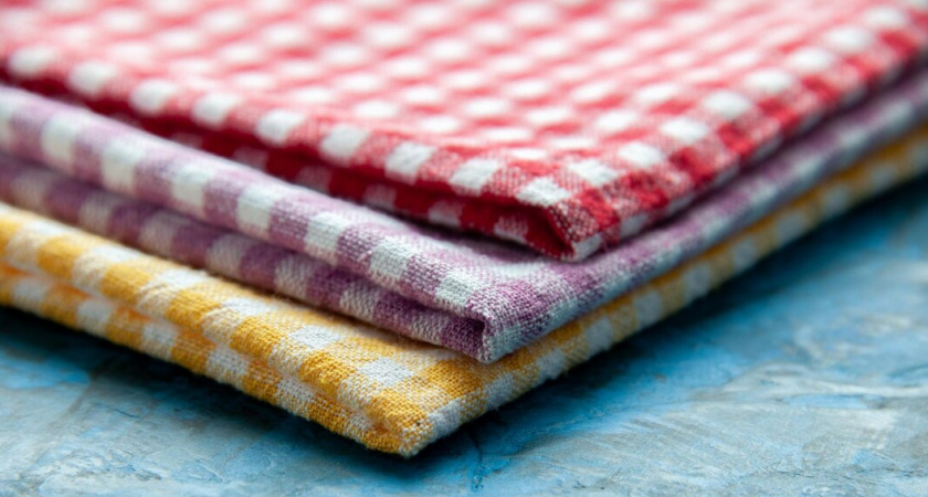 Больше не вывариваю по часу старые полотенца: добавляю 2 ложки в таз — и полотенца опять как новые