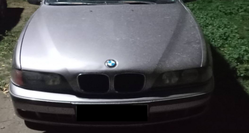 В Петровском округе BMW сбил женщину при движении задним ходом