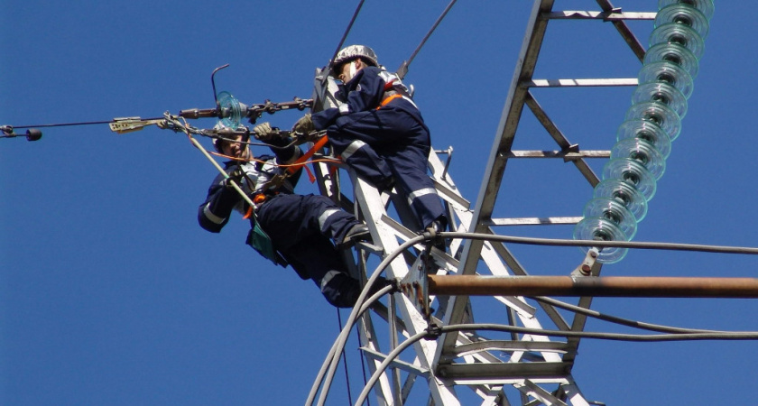 В Тамбовской области заменили 111 км грозозащитного троса на ключевой ЛЭП